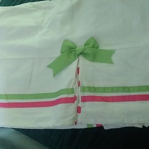 Baby crib sheet and crib liner set